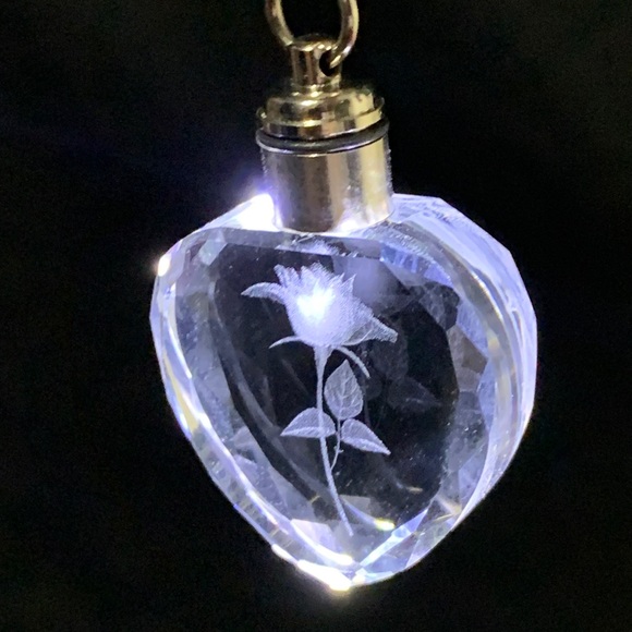 $5 add-on with purchase of bundles $35+  light up heart keychain - Picture 5 of 6